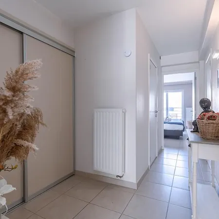 Spacious Apartment With Cosy Interior In The Center Of Knokke アパート