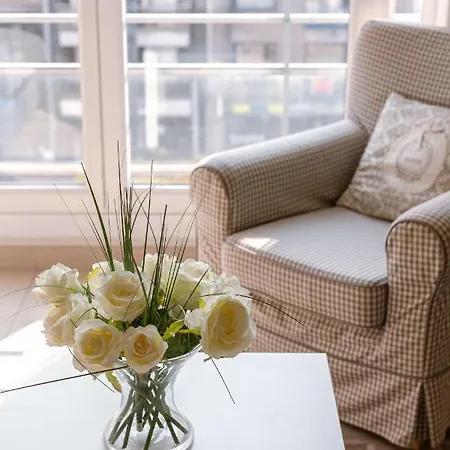 Spacious Apartment With Cosy Interior In The Center Of Knokke アパート