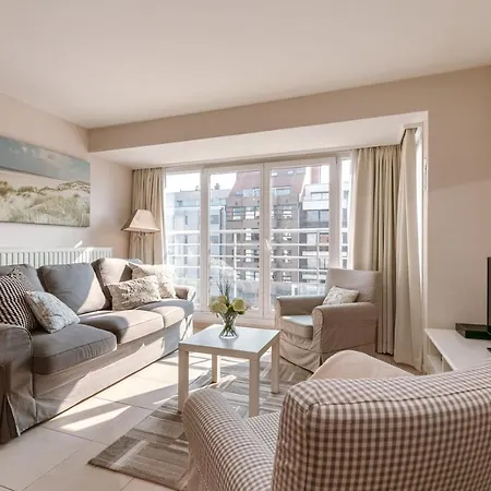 Spacious Apartment With Cosy Interior In The Center Of Knokke アパート *